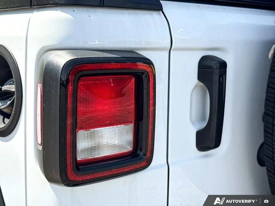 2025 Jeep JL Wrangler - Image 13 of 18
