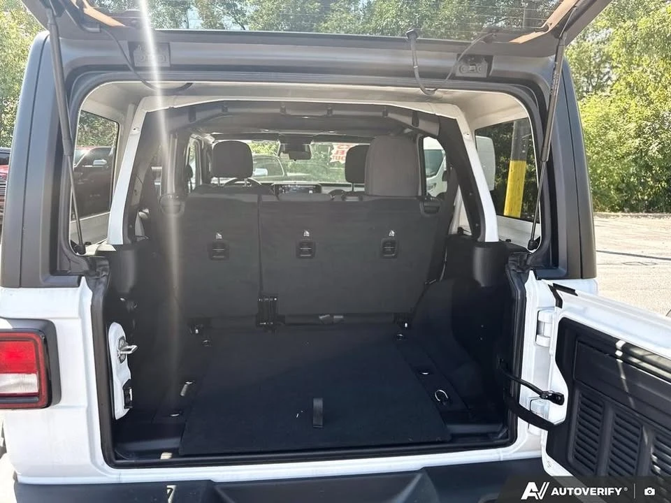 2025 Jeep JL Wrangler - Image 14 of 18