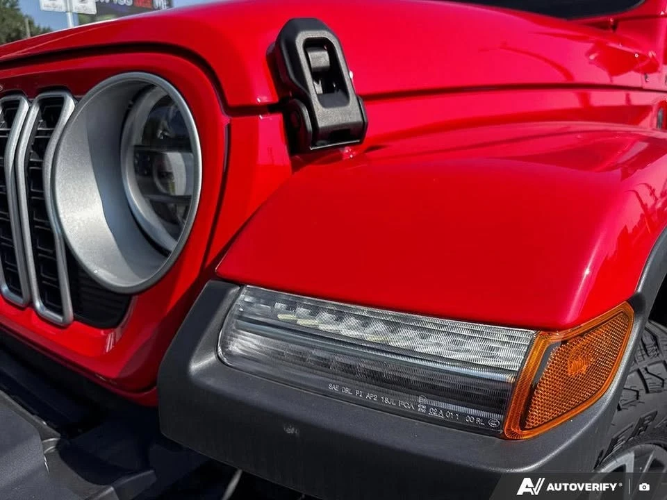 2025 Jeep JL Wrangler - Image 9 of 17