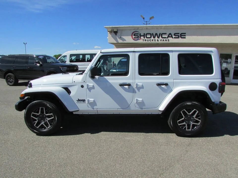 2025 Jeep JL Wrangler - Image 10 of 20