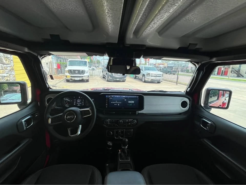 2025 Jeep JL Wrangler - Image 14 of 15