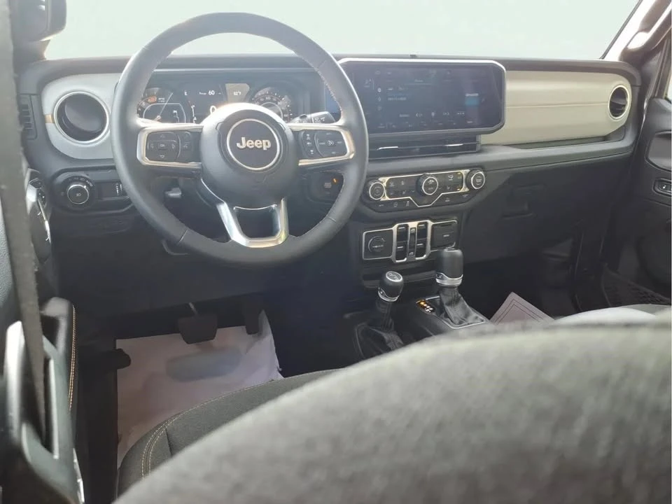 2025 Jeep JL Wrangler - Image 12 of 20