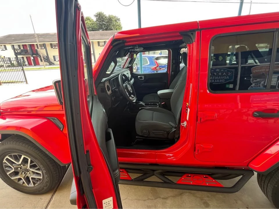 2025 Jeep JL Wrangler - Image 10 of 15