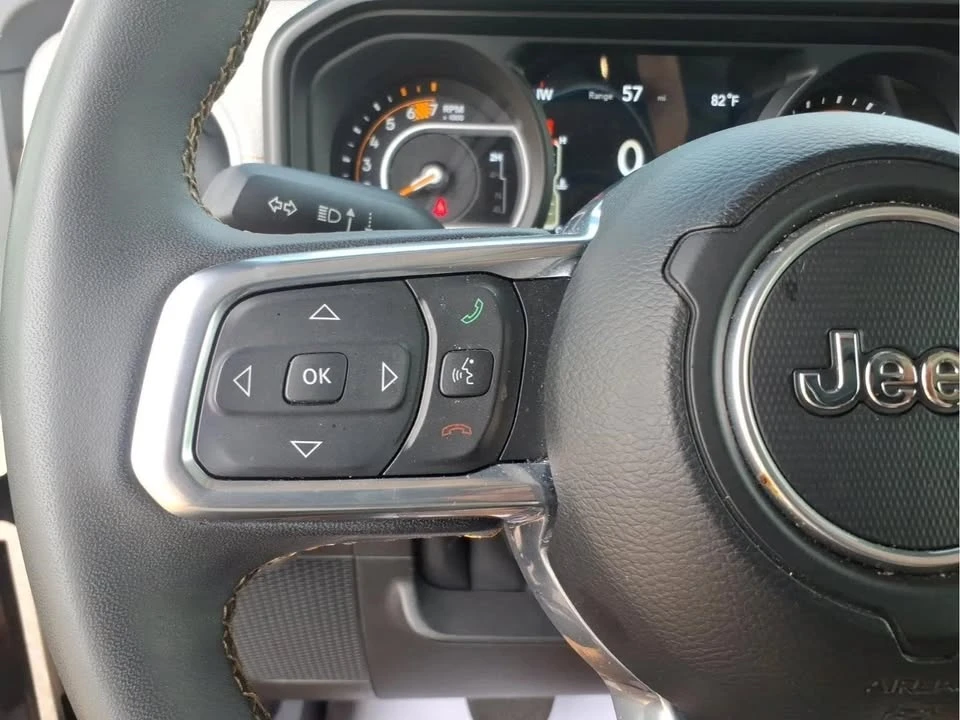 2025 Jeep JL Wrangler - Image 19 of 20