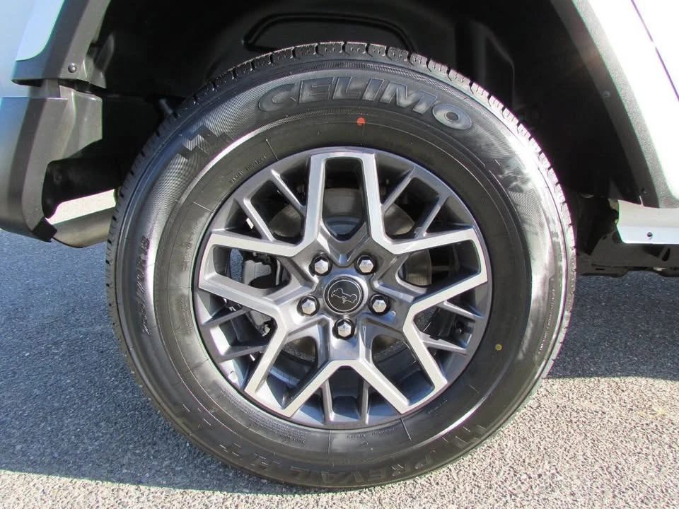 2025 Jeep JL Wrangler - Image 11 of 20