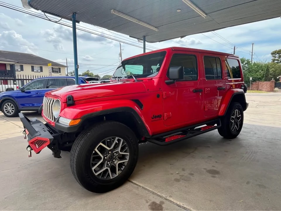 2025 Jeep JL Wrangler - Image 3 of 15