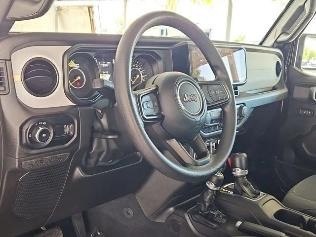 2025 Jeep JL Wrangler - Image 11 of 20