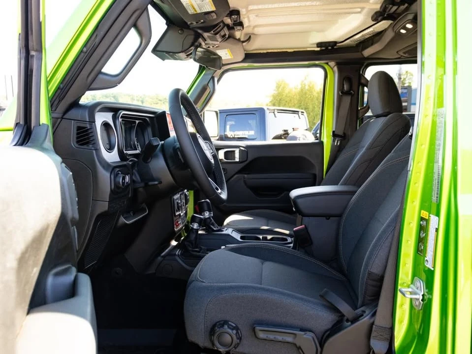 2025 Jeep JL Wrangler - Image 11 of 16