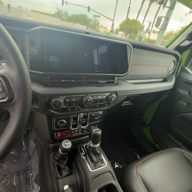 2025 Jeep JL Wrangler - Image 7 of 7