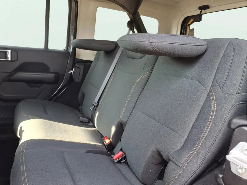 2025 Jeep JL Wrangler - Image 11 of 20