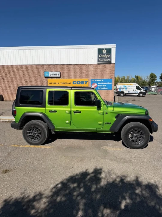 2025 Jeep JL Wrangler - Image 4 of 8