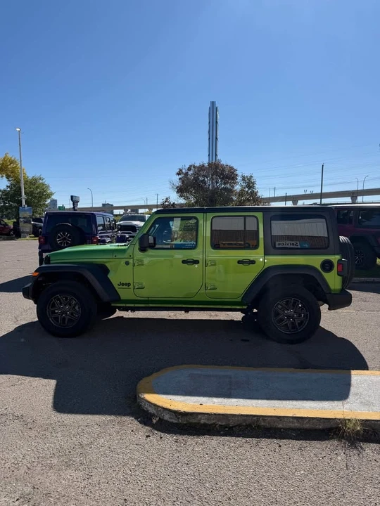2025 Jeep JL Wrangler - Image 7 of 8