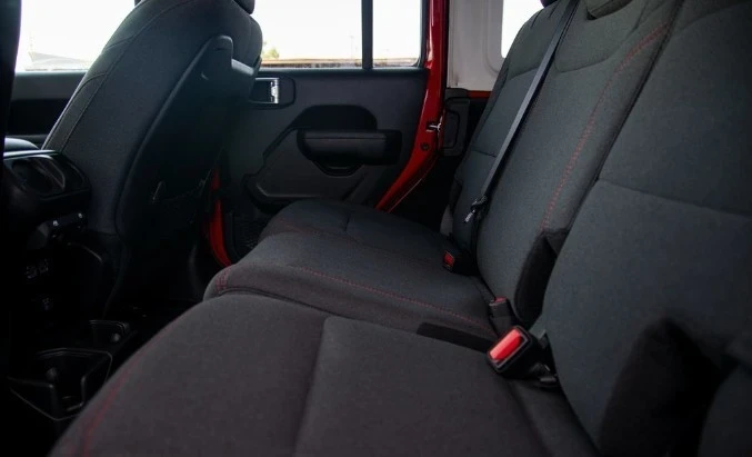 2025 Jeep JL Wrangler - Image 17 of 21