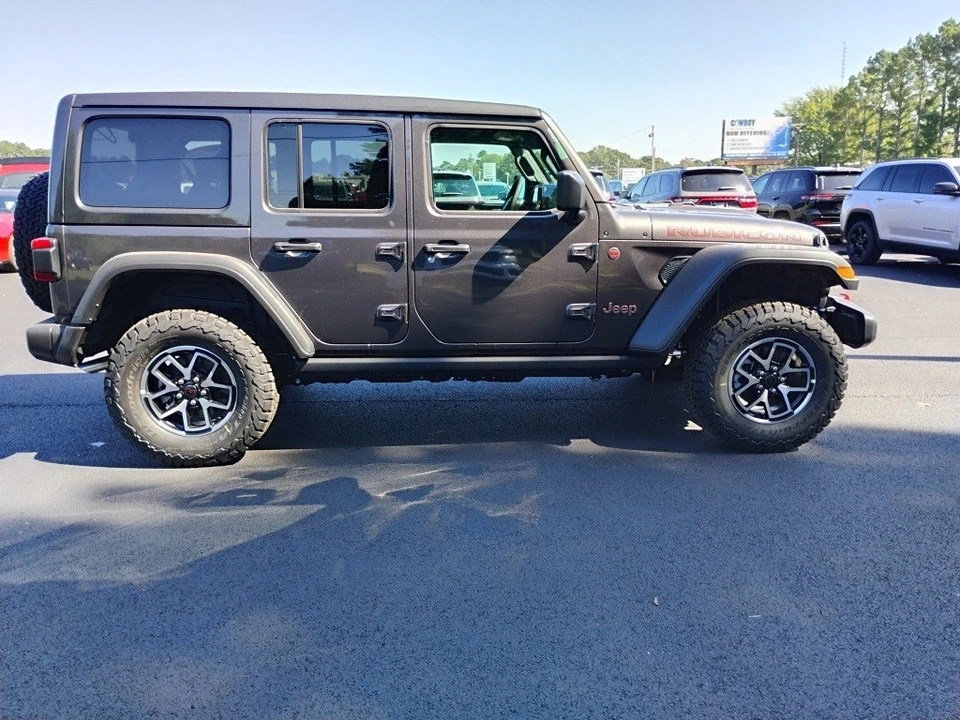 2025 Jeep JL Wrangler - Image 4 of 12