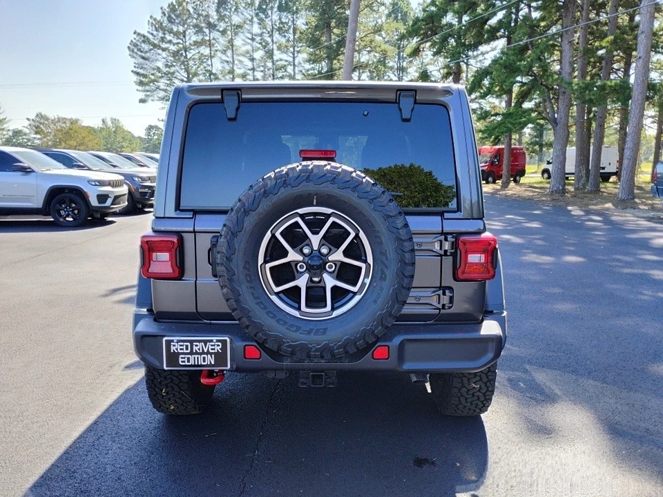 2025 Jeep JL Wrangler - Image 6 of 12