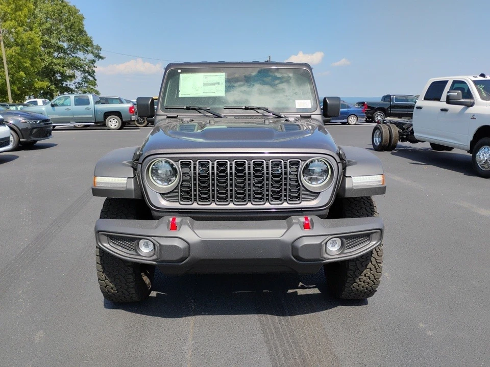2025 Jeep JL Wrangler - Image 2 of 12
