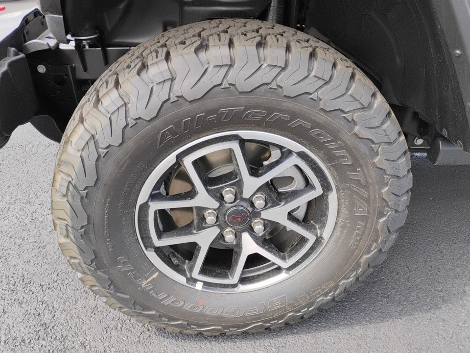 2025 Jeep JL Wrangler - Image 9 of 12