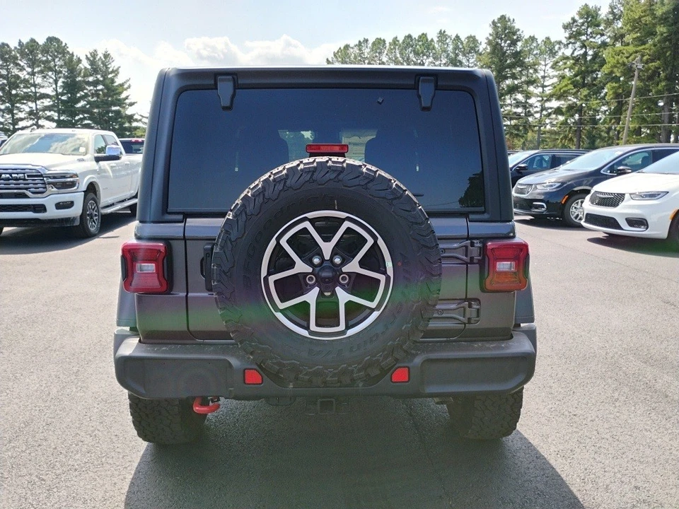 2025 Jeep JL Wrangler - Image 6 of 12