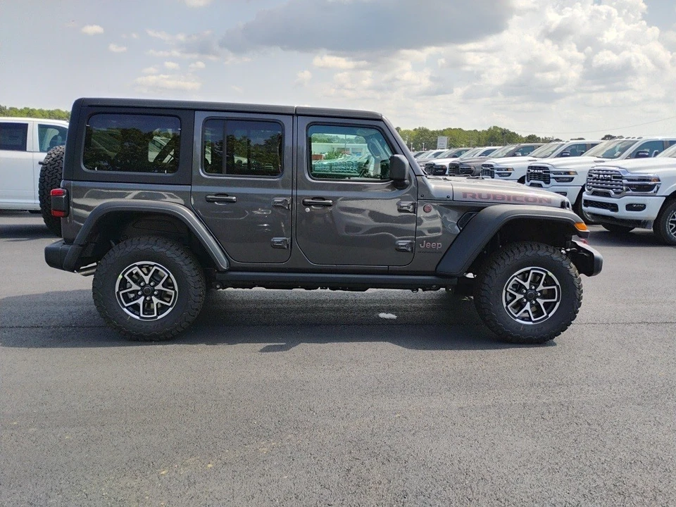 2025 Jeep JL Wrangler - Image 4 of 12