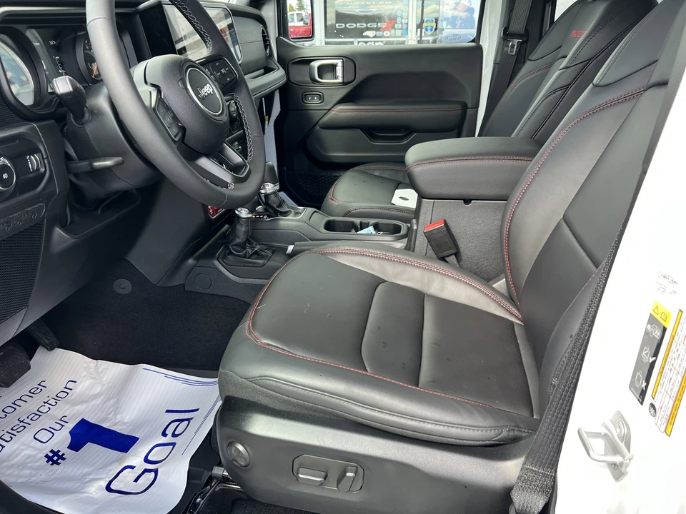 2025 Jeep JL Wrangler - Image 14 of 21