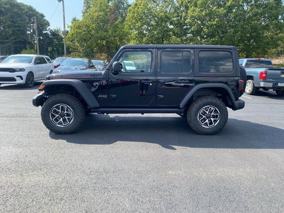 2025 Jeep JL Wrangler - Image 8 of 12