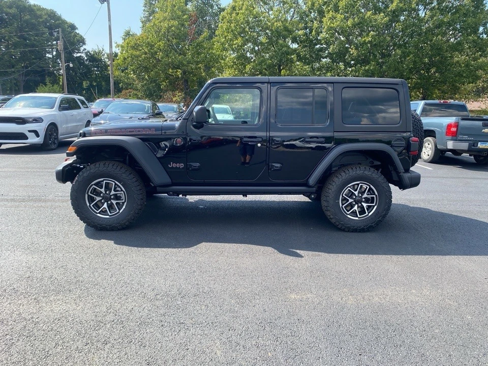 2025 Jeep JL Wrangler - Image 8 of 12