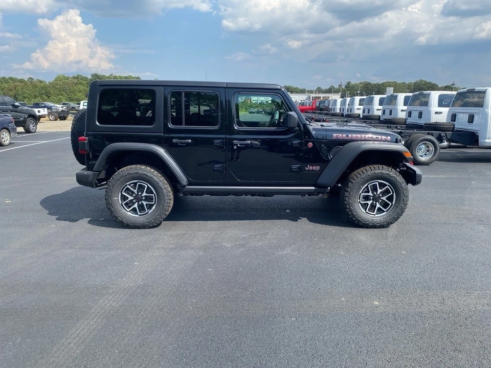 2025 Jeep JL Wrangler - Image 4 of 12