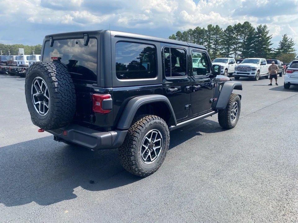 2025 Jeep JL Wrangler - Image 5 of 12