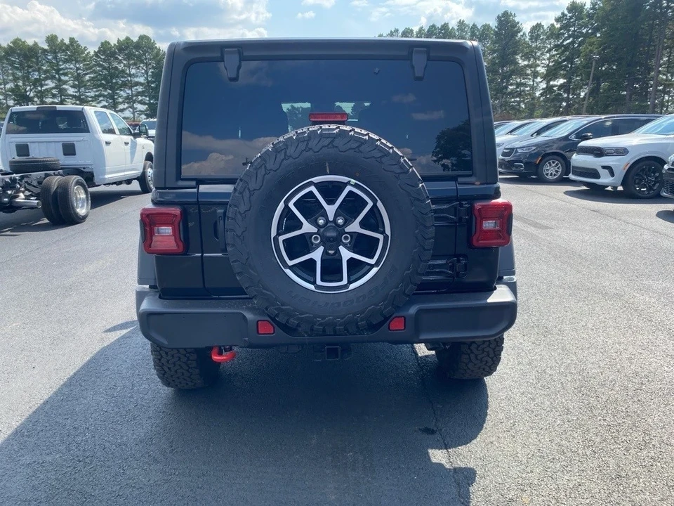 2025 Jeep JL Wrangler - Image 6 of 12