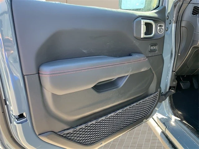 2025 Jeep JL Wrangler - Image 16 of 21