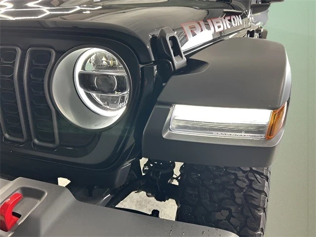 2025 Jeep JL Wrangler - Image 12 of 21