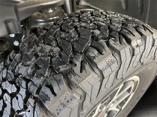 2025 Jeep JL Wrangler - Image 11 of 21