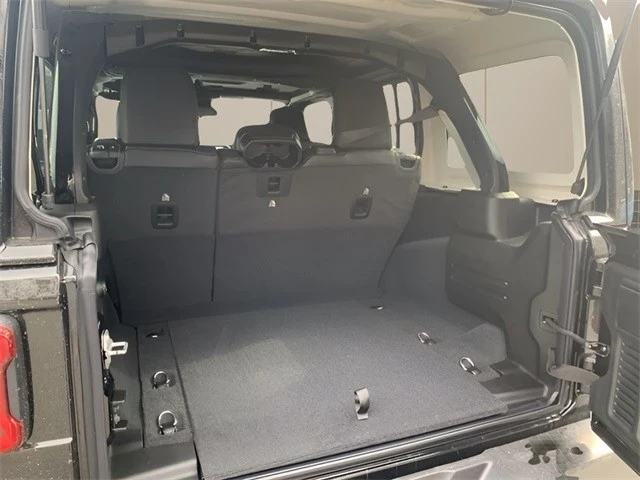 2025 Jeep JL Wrangler - Image 15 of 21