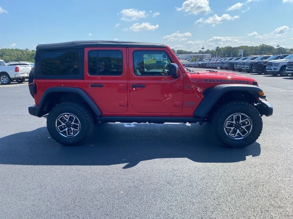 2025 Jeep JL Wrangler - Image 4 of 12