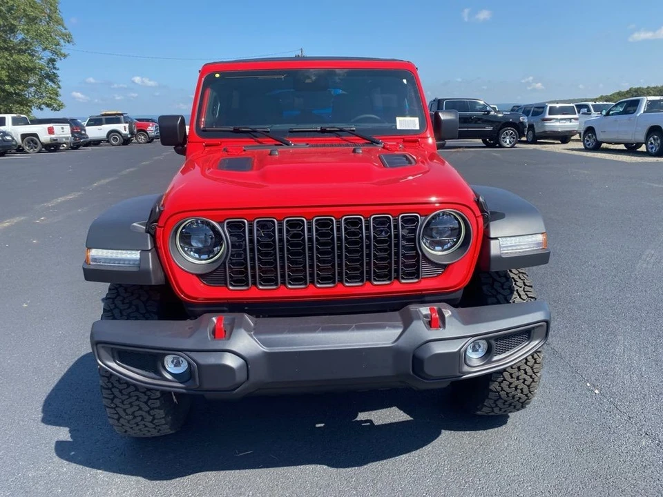 2025 Jeep JL Wrangler - Image 2 of 12