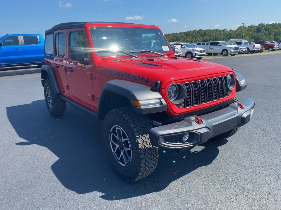 2025 Jeep JL Wrangler - Image 3 of 12