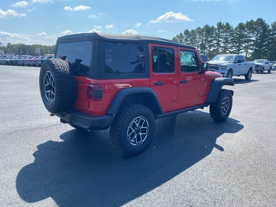 2025 Jeep JL Wrangler - Image 5 of 12