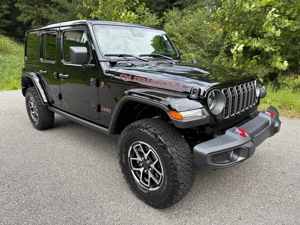 2025 Jeep JL Wrangler - Image 5 of 21