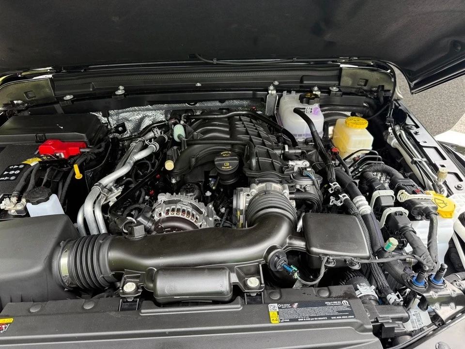 2025 Jeep JL Wrangler - Image 10 of 21