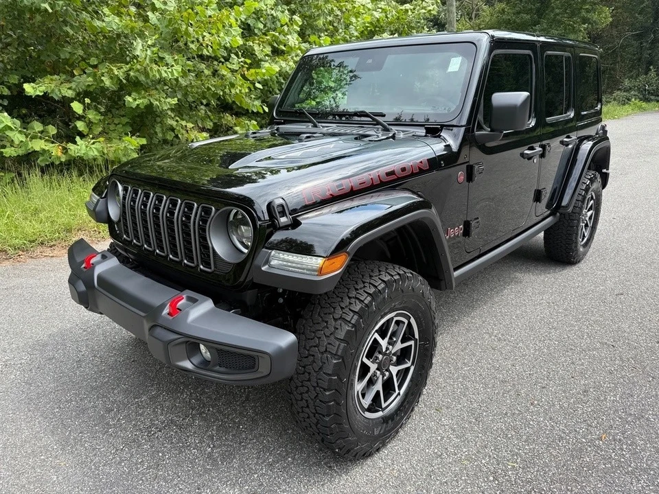 2025 Jeep JL Wrangler - Image 3 of 21