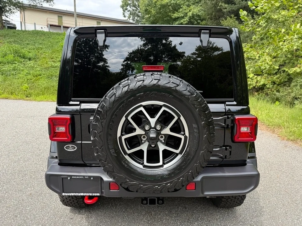 2025 Jeep JL Wrangler - Image 8 of 21