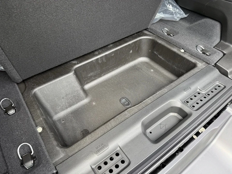 2025 Jeep JL Wrangler - Image 18 of 21