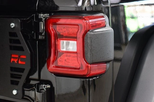 2025 Jeep JL Wrangler - Image 21 of 31