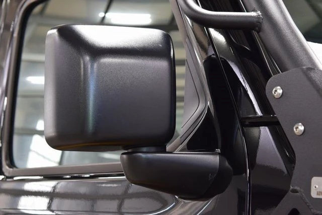 2025 Jeep JL Wrangler - Image 18 of 31