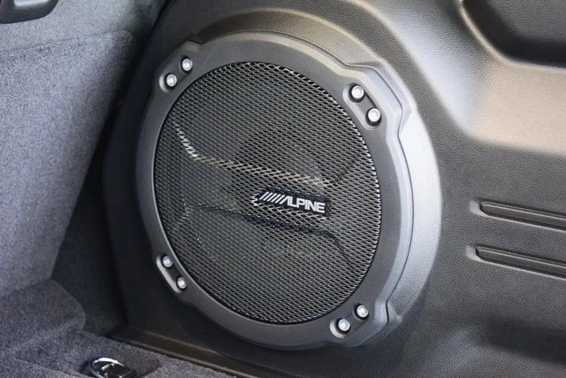 2025 Jeep JL Wrangler - Image 25 of 31