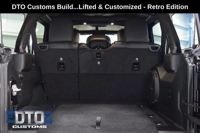 2025 Jeep JL Wrangler - Image 24 of 31
