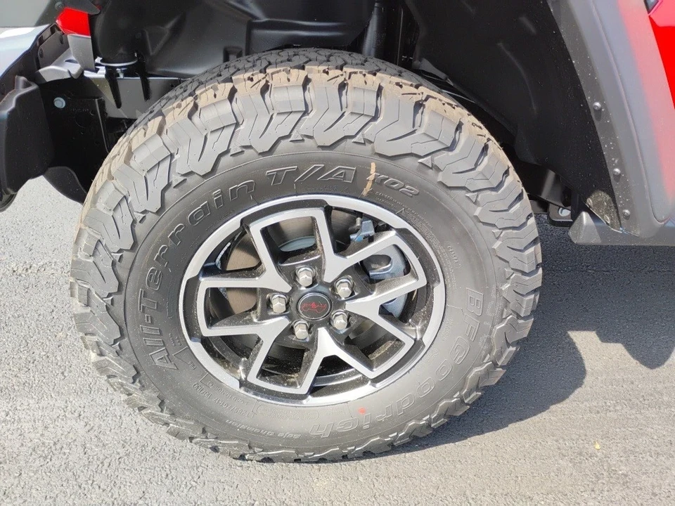 2025 Jeep JL Wrangler - Image 9 of 12