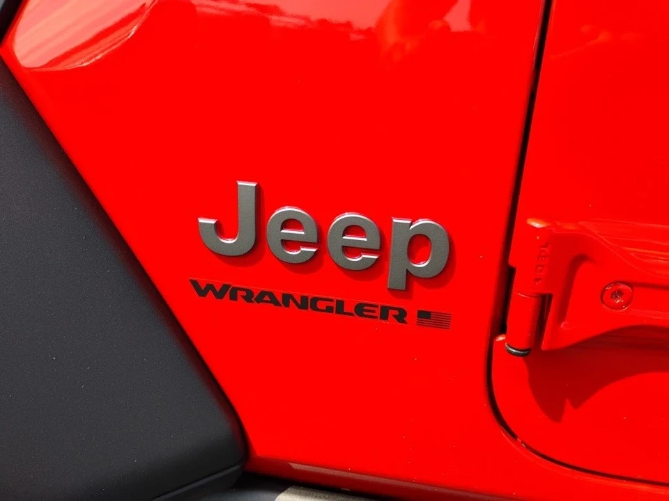 2025 Jeep JL Wrangler - Image 10 of 12