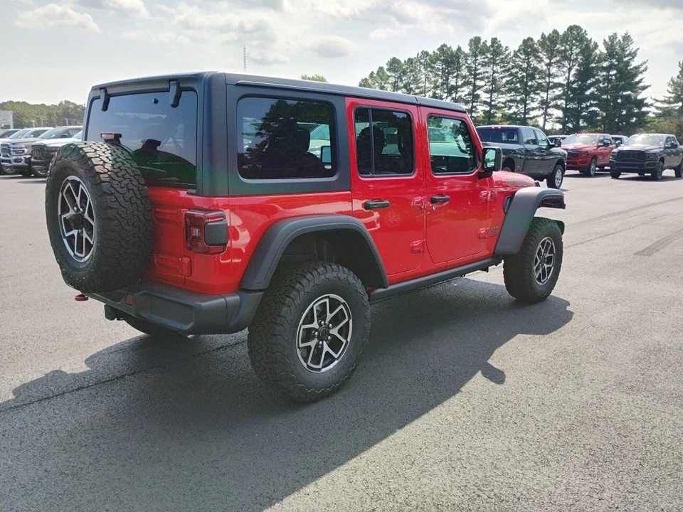 2025 Jeep JL Wrangler - Image 5 of 12