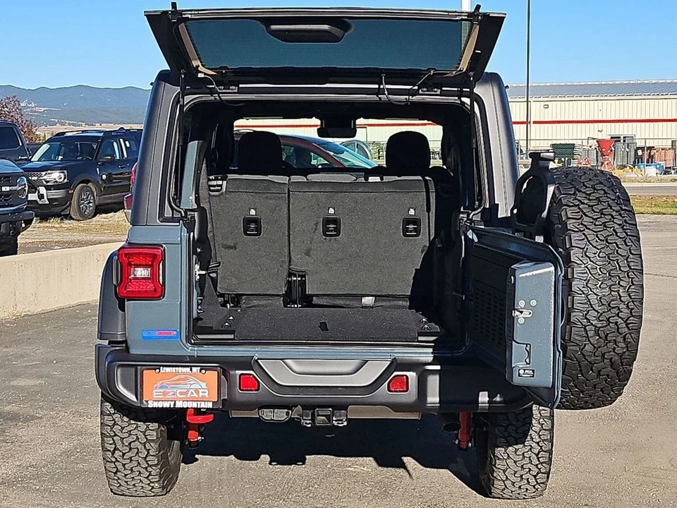 2025 Jeep JL Wrangler - Image 20 of 21